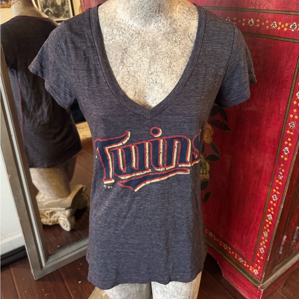 Vintage look Minnesota Twins V neck tee